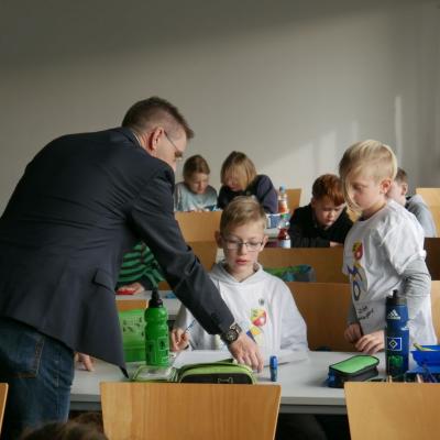 Die Klausuren werden verteilt