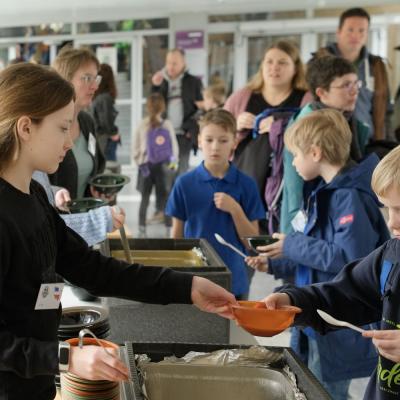 Suppe in der Mittagspause - Foto: Jürgen Küppers