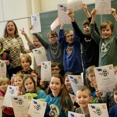 Die Siegerteams aus den dritten Klassen - Foto: Jürgen Küppers
