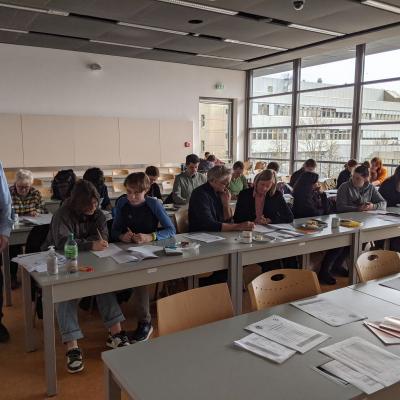 Nach der Aufgabenbearbeitung wird unter Hochdruck ausgewertet