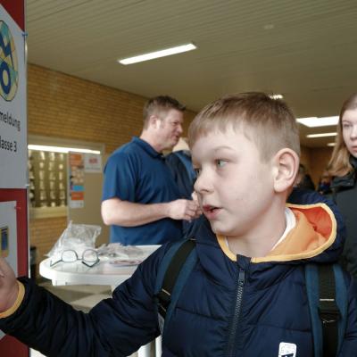 Bei der Anmeldung - Foto: Jürgen Küppers