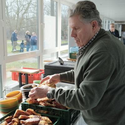 ... noch mehr Brezeln... - Foto: Jürgen Küppers