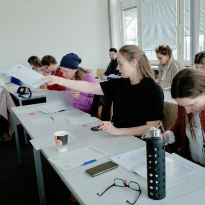 Bei der Korrektur - Foto: Jürgen Küppers