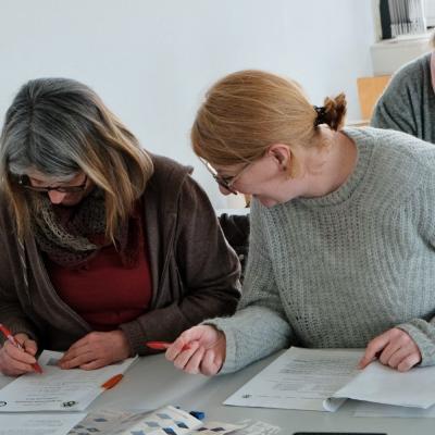 Bei der Korrektur - Foto: Jürgen Küppers