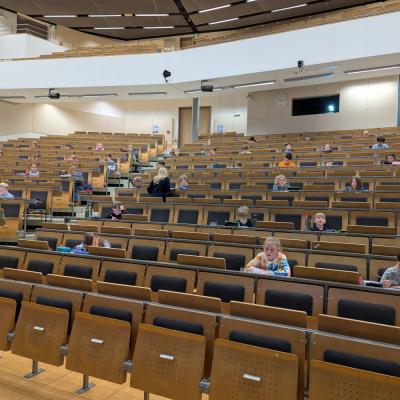 Bild 2: Bei der Klausur im Hörsaal