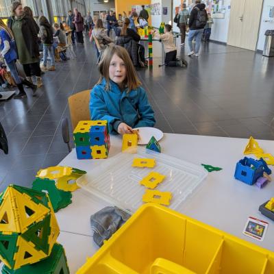 Bild 12: Knobelspiele in der Pause