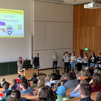 Bild 53: Begrüßung der Viertklässler