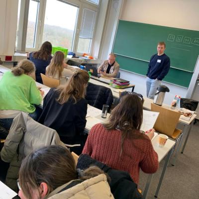 Bild 114: Unter Hochdruck wird korrigiert