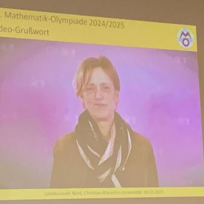 Bild 117: Videogrußwort von Ministerin Karin Prien zur Siegerehrung