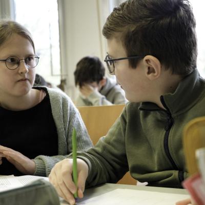 Bild 64: Bei der Aufgabenbearbeitung im Seminarraum, Foto: Jürgen Küppers