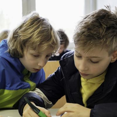 Bild 65: Bei der Aufgabenbearbeitung im Seminarraum, Foto: Jürgen Küppers