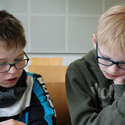 Bild 70: Bei der Aufgabenbearbeitung im Seminarraum, Foto: Jürgen Küppers