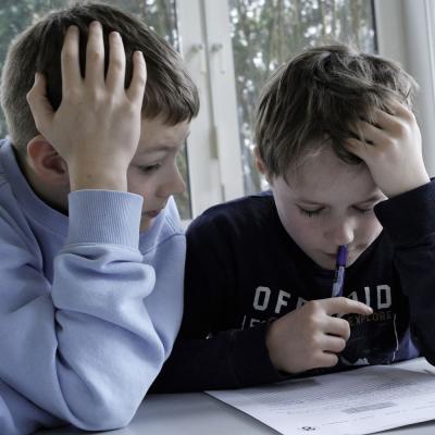 Bild 74: Bei der Aufgabenbearbeitung im Seminarraum, Foto: Jürgen Küppers