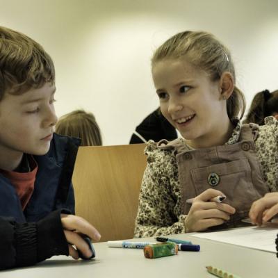 Bild 78: Bei der Aufgabenbearbeitung im Seminarraum, Foto: Jürgen Küppers