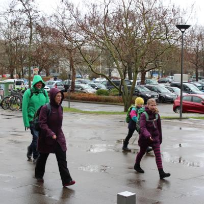 Die ersten Denksportler kommen an...