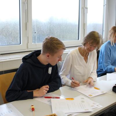 Bei Unklarheiten wird gemeinsam entschieden.