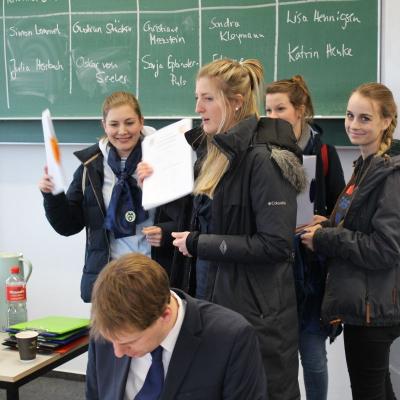 Der Aufgabenexpress bringt neue Mappen zum Korrigieren